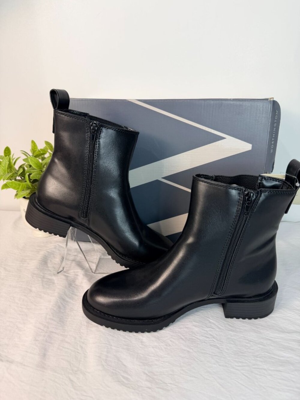 Worthington Black Chelsea Ankle Boots Womens 6.5M Zip Low Heel New - Picture 9 of 12